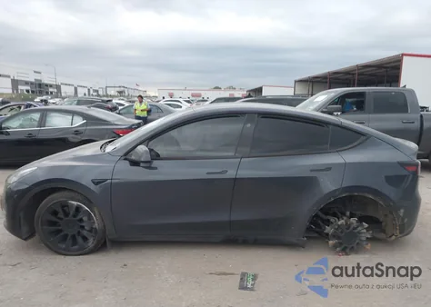 2024 Tesla Model Y Long Range Dual Motor All-Wheel Drive из США, поврежденный, VIN 7SAYGDEE3RA253757